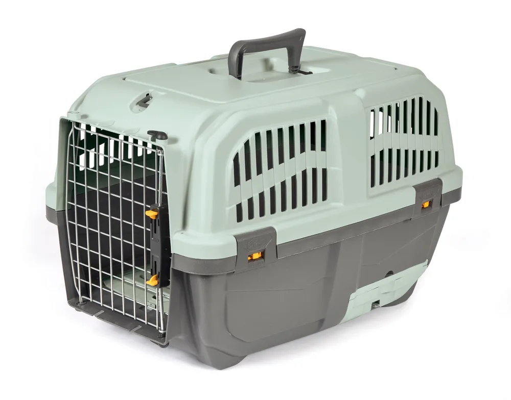 MidWest Homes for Pets Midwest Homes for Pets Skudo 24” Plastic Cat Carrier with Integrated Litter pan
